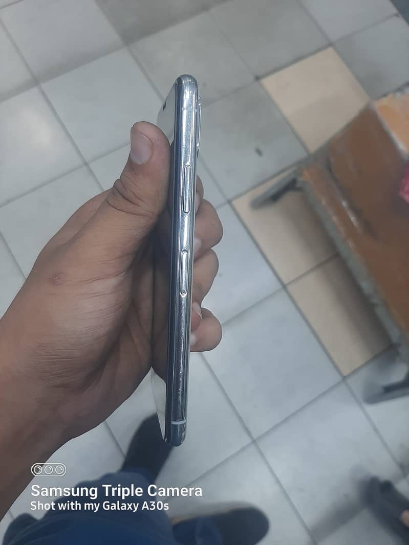 Apple iPhone X 0