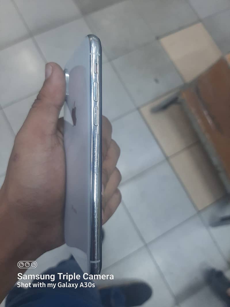 Apple iPhone X 1