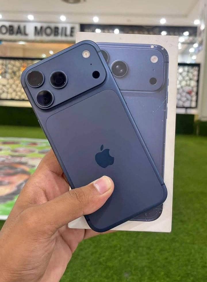 Apple iPhone 17 Pro Max 0
