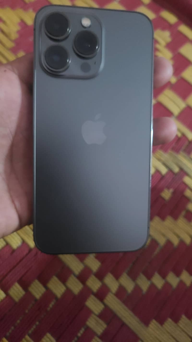 Apple iPhone 13 2