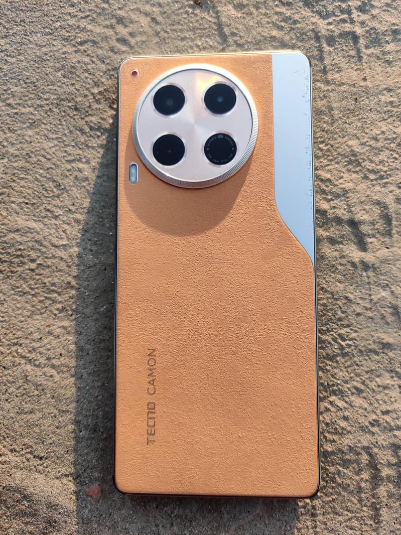 Tecno CAMON 30 0