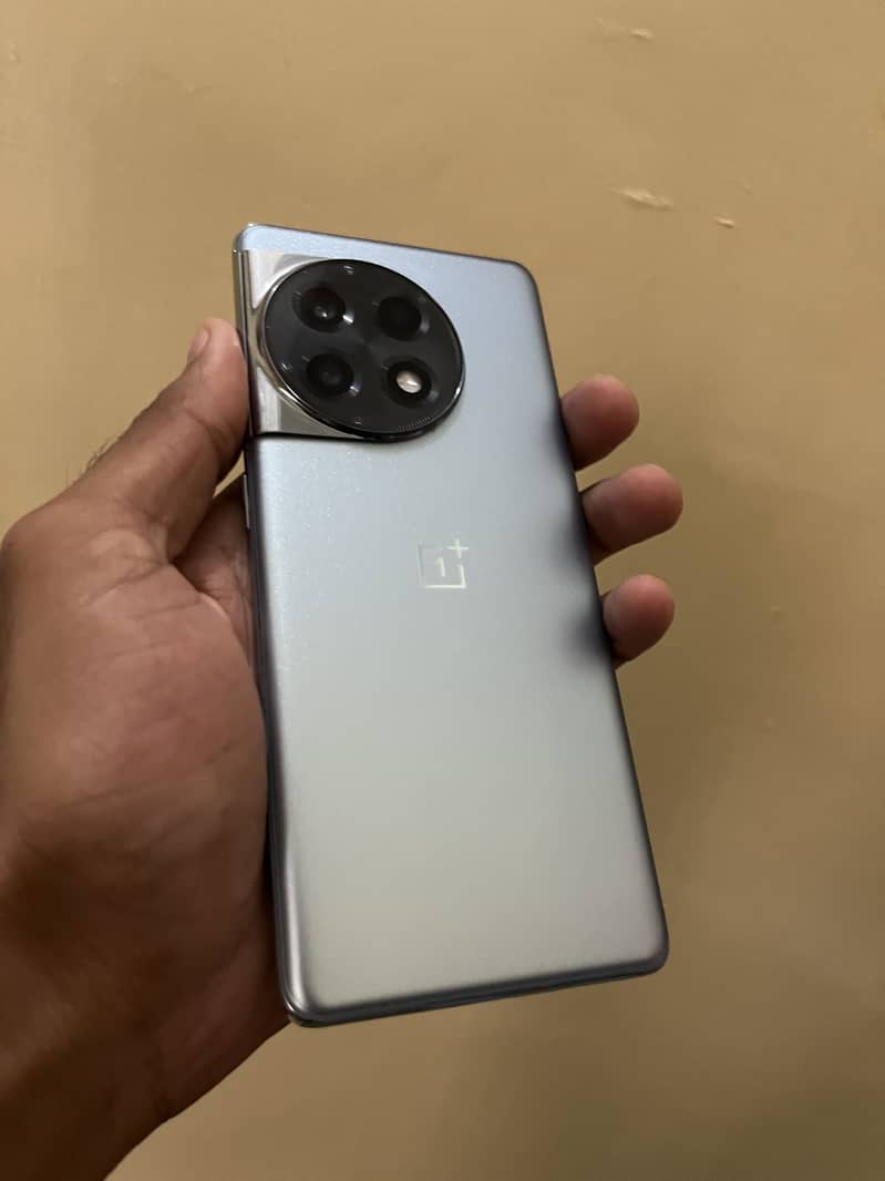 One Plus 11 0