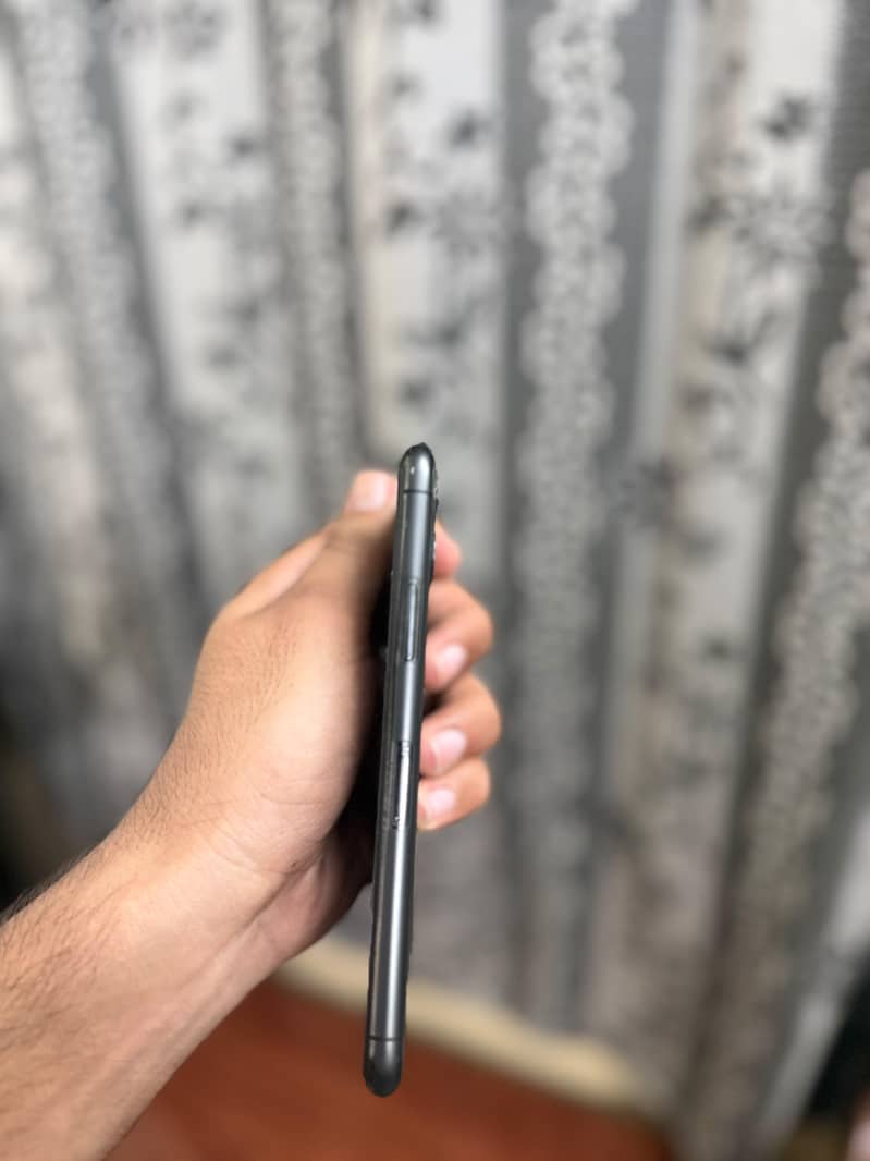 Apple iPhone 11 Pro 3