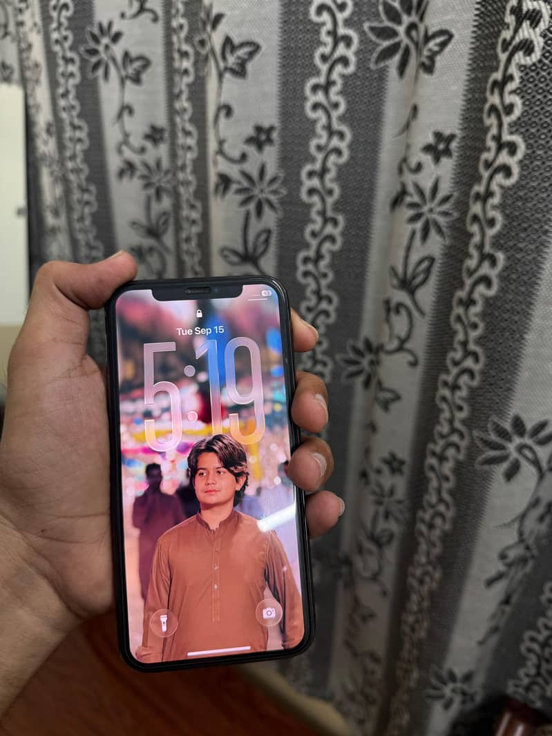 Apple iPhone 11 Pro 4