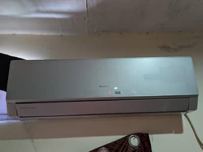 Gree 1 ton Non Inverter