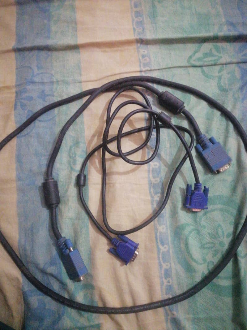 2 vga cable available 0