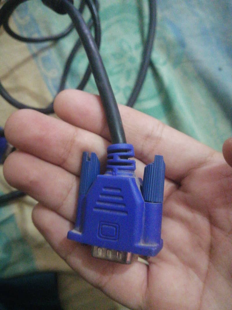 2 vga cable available 1