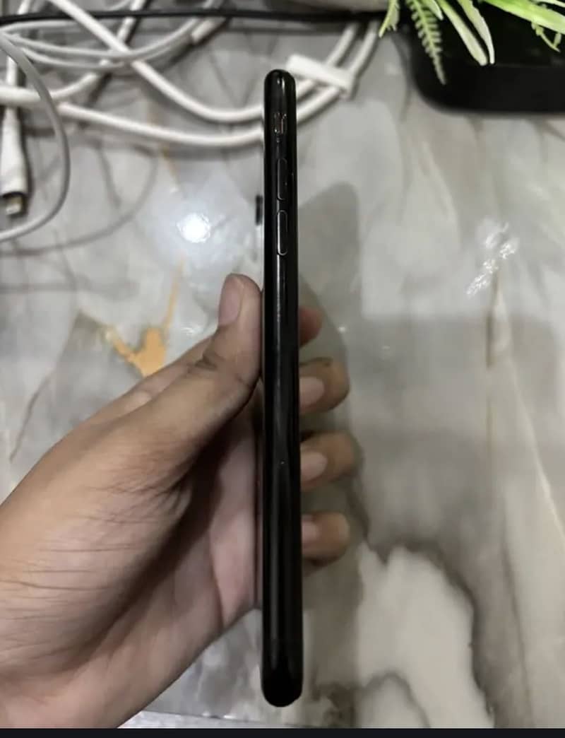 Apple iPhone 7 1