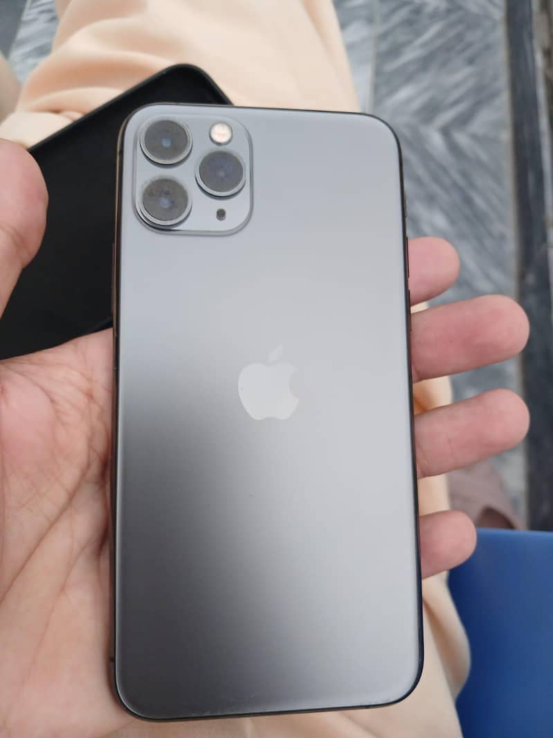 iPhone 11 Pro 1