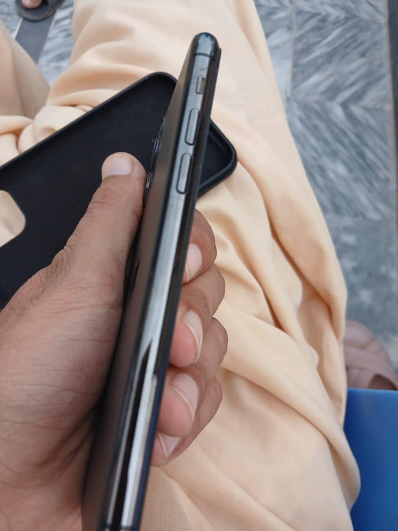 iPhone 11 Pro 3
