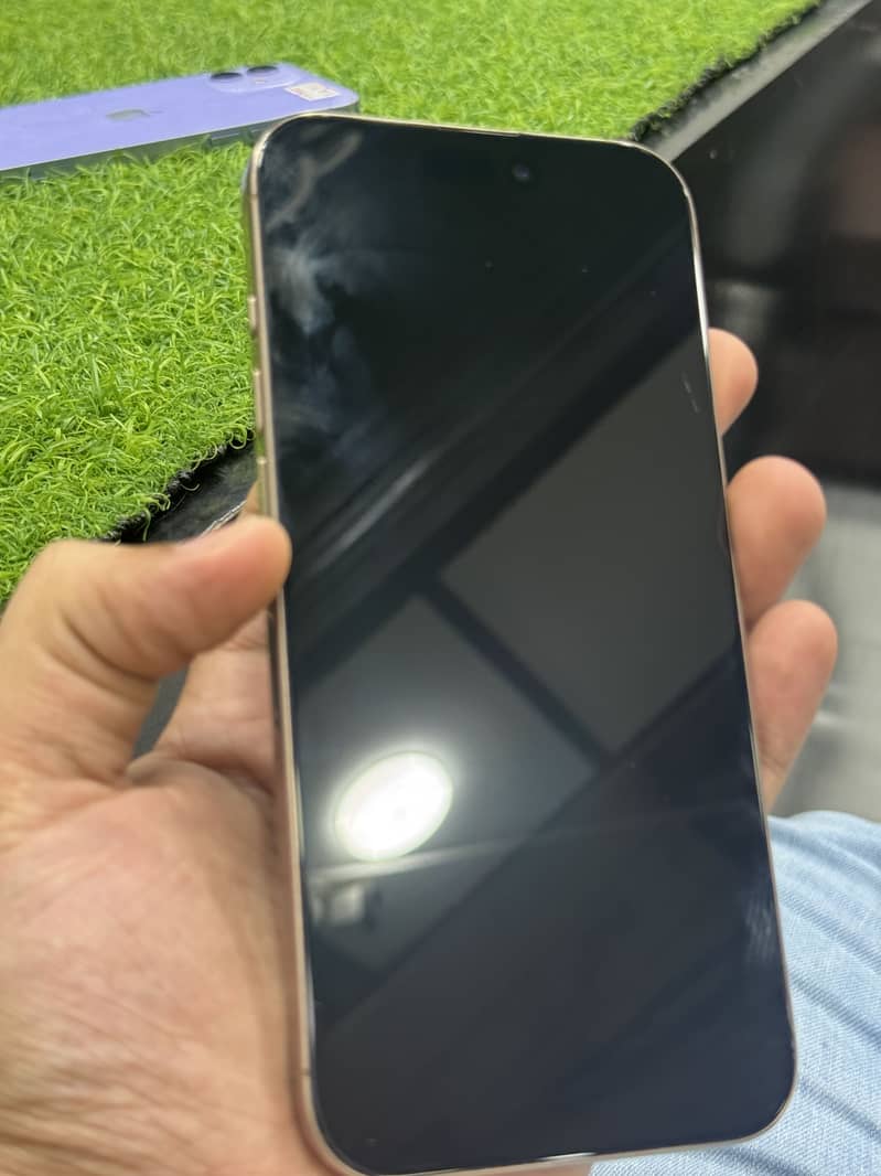 Apple iPhone 16 Pro Max 2