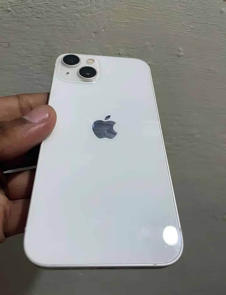 Apple iPhone 13 0