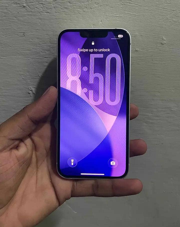 Apple iPhone 13 2