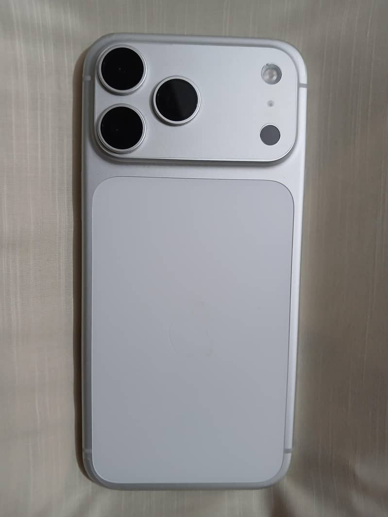 IPHONE 17 PRO MAX 2
