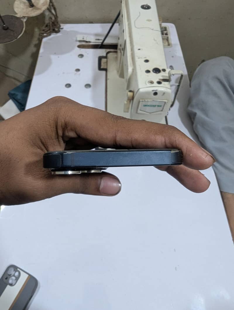 Apple iPhone 13 3