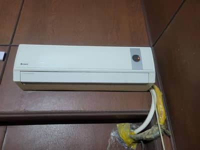 Gree Non inverter 1.5