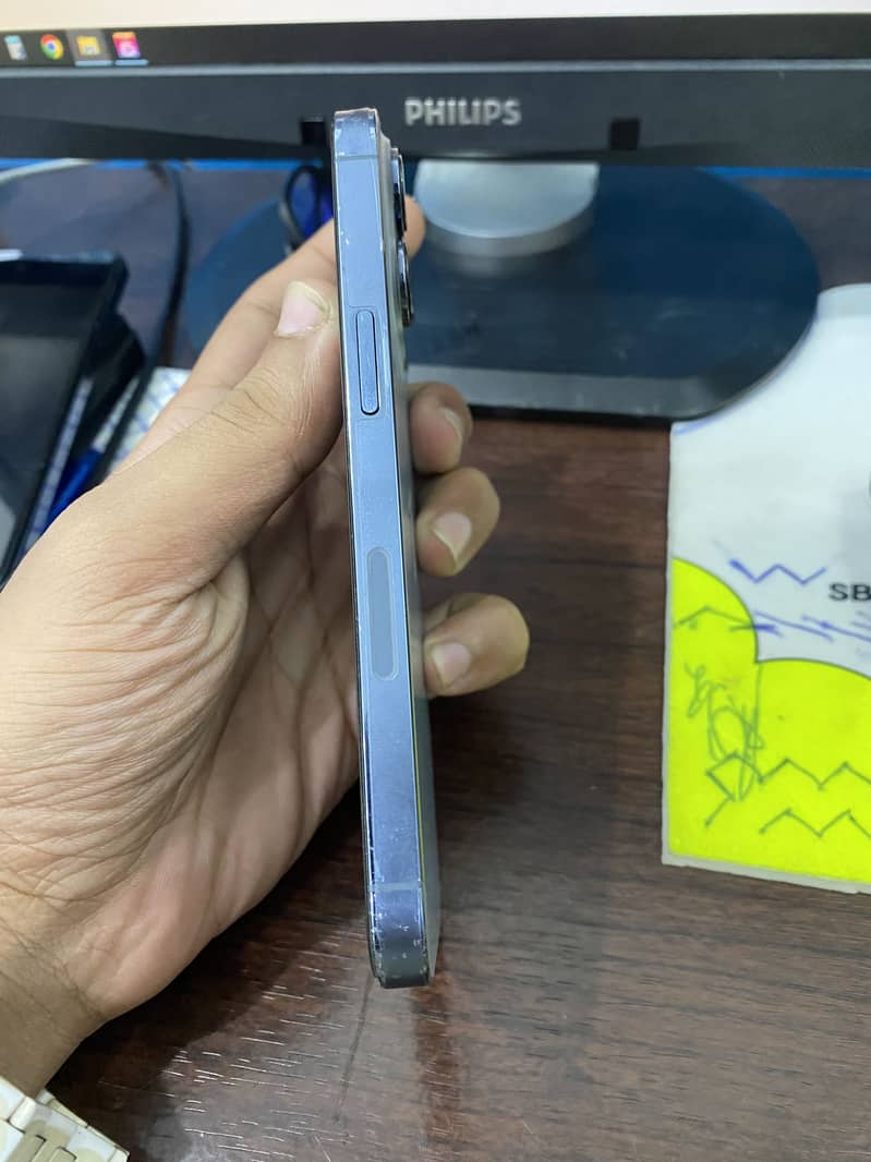 Apple iPhone 13 Pro 2