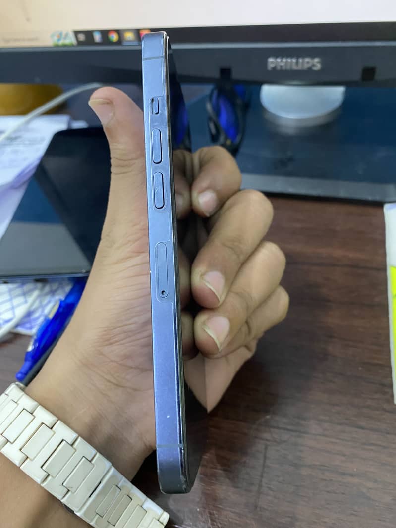 Apple iPhone 13 Pro 4