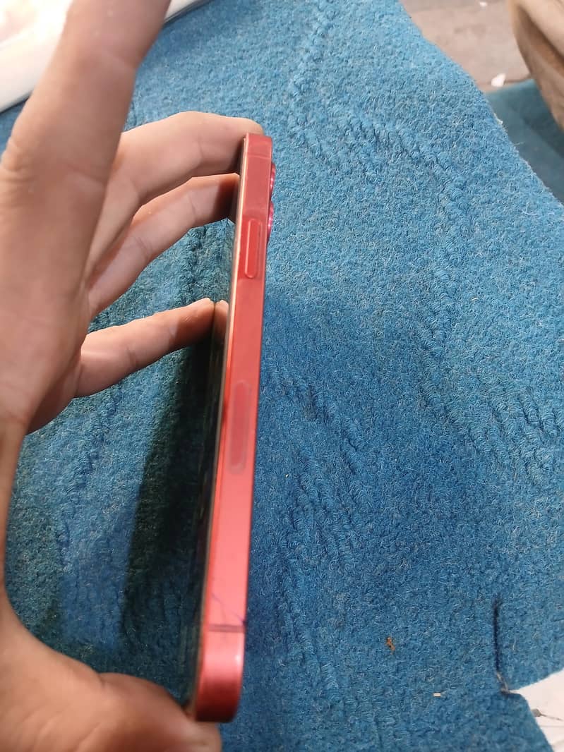 Apple iPhone 12 4