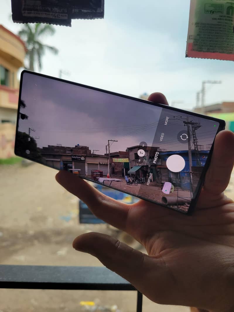 Samsung Mobile Note 10 Plus 6