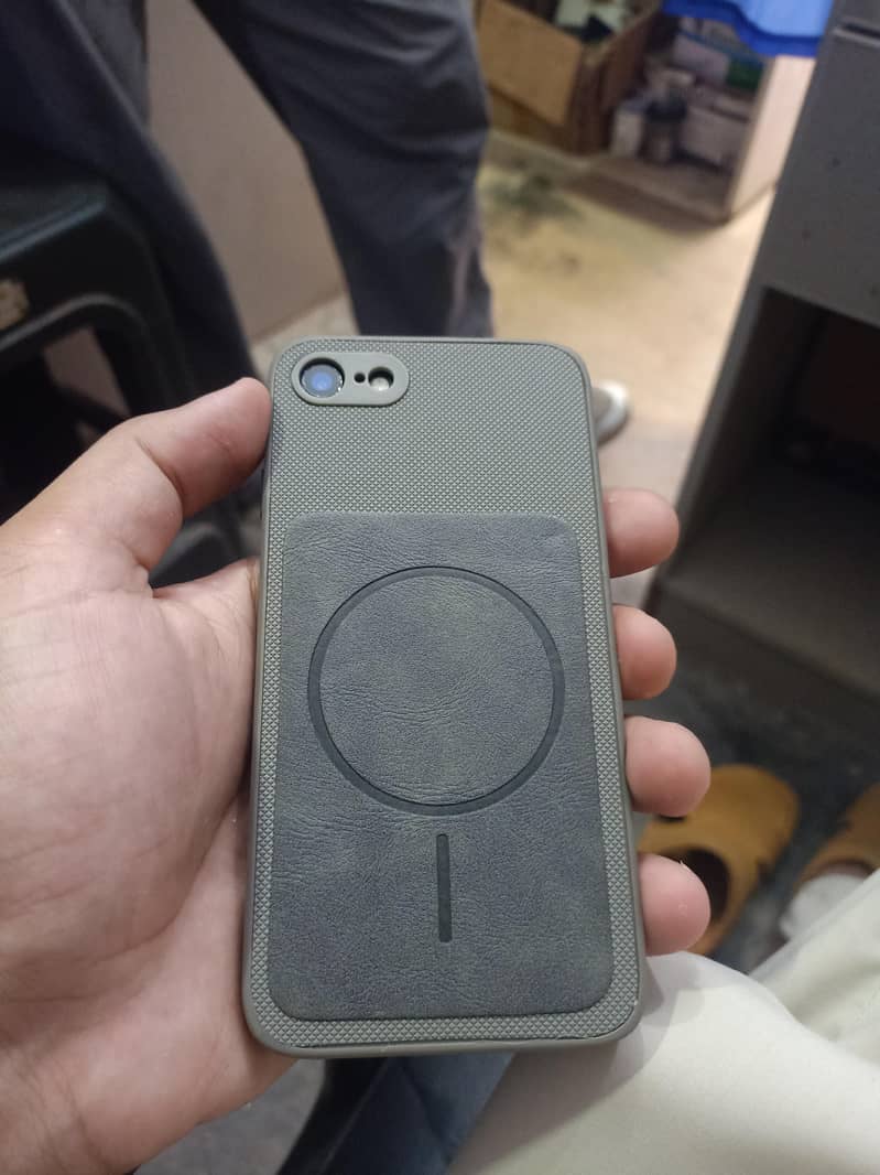 Apple iPhone 7 2
