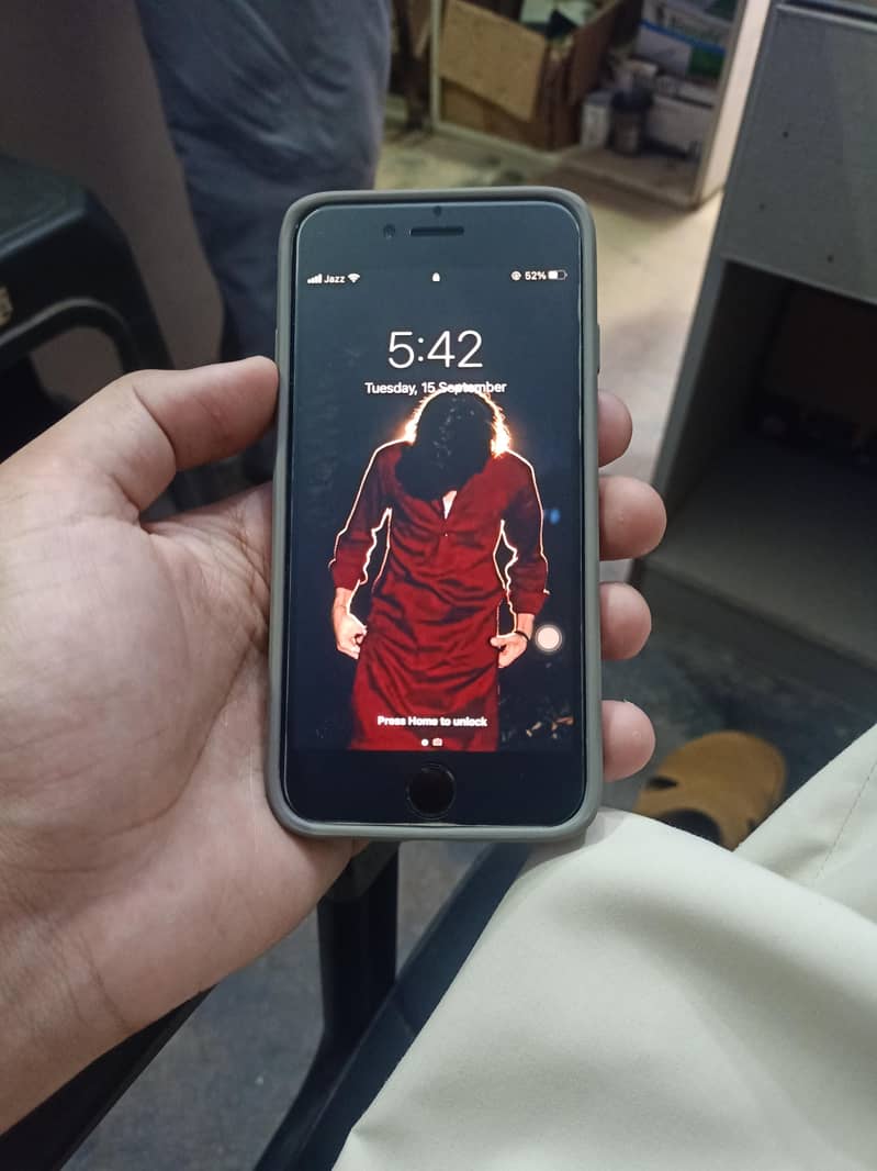 Apple iPhone 7 3