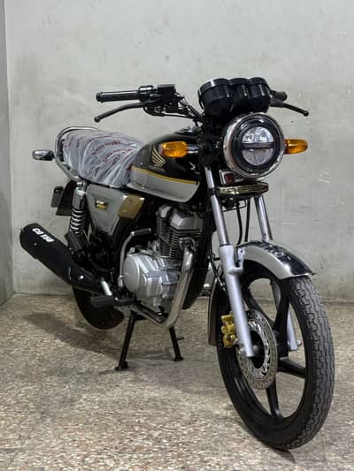 Honda cg 150 2025 model ( low millage )