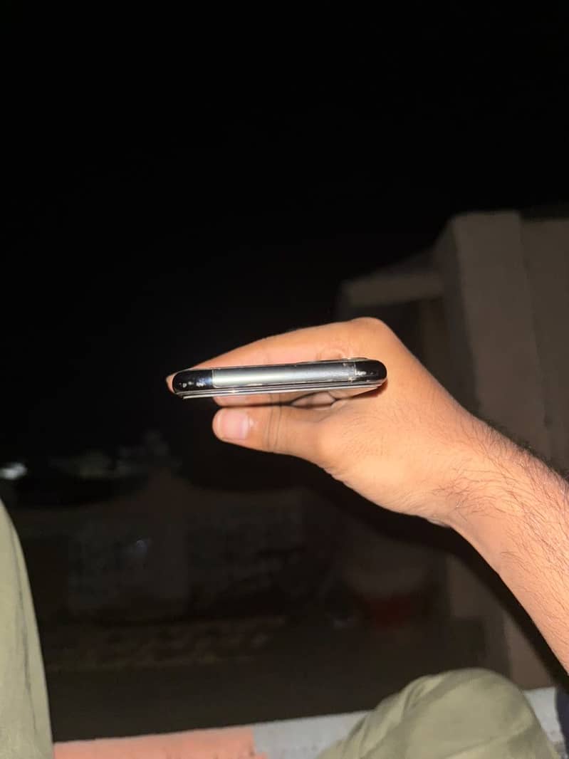 Apple iPhone 11 Pro 1