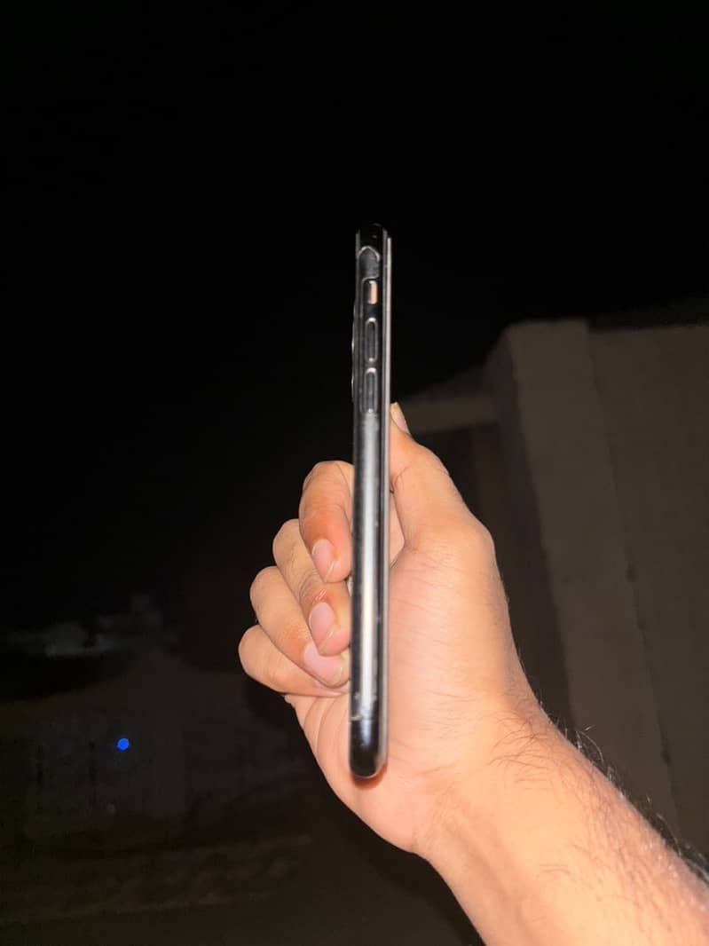 Apple iPhone 11 Pro 2