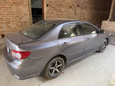 Toyota Corolla GLI 2009 facelift into 2012 model.