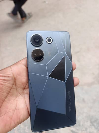 camon 20