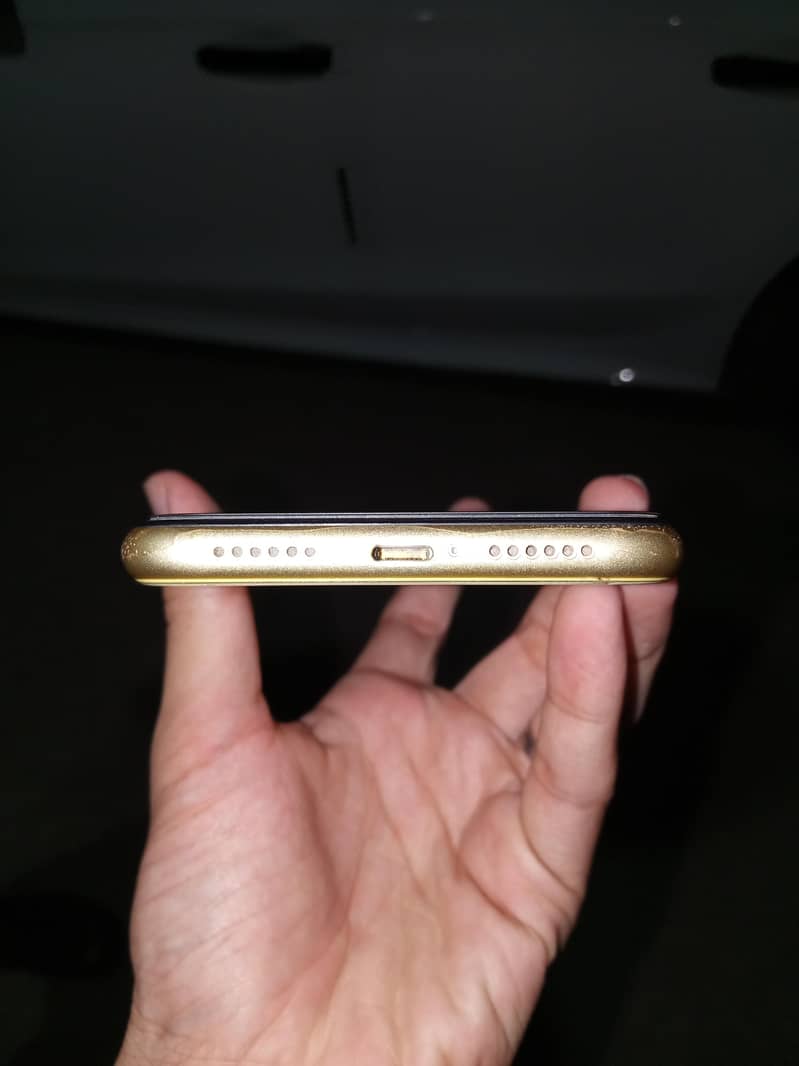 Apple iPhone 11 9
