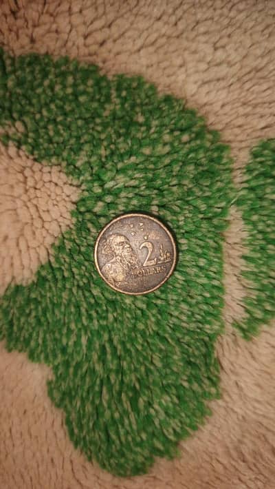 Australia 2 dollar coin 200 -Queen Elizabeth Original Rare collectible