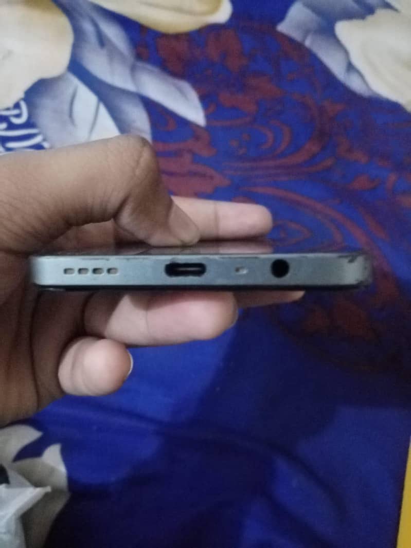 Realme C61 4