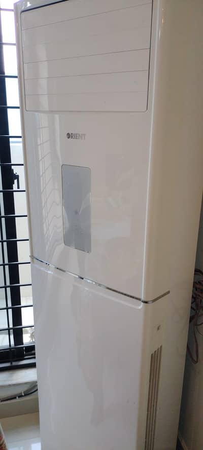 like new cabnit 2Ton Heat & Cool Ac Orient for Sale