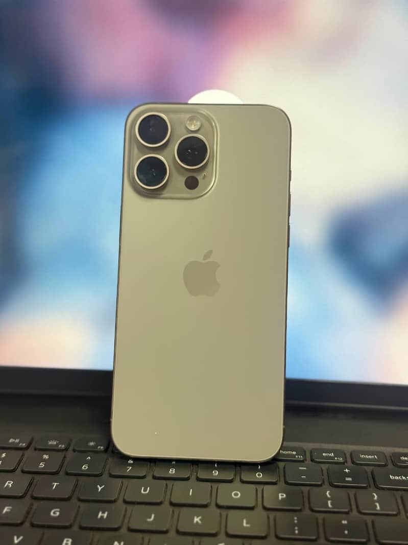 Apple iPhone 15 Pro Max 0