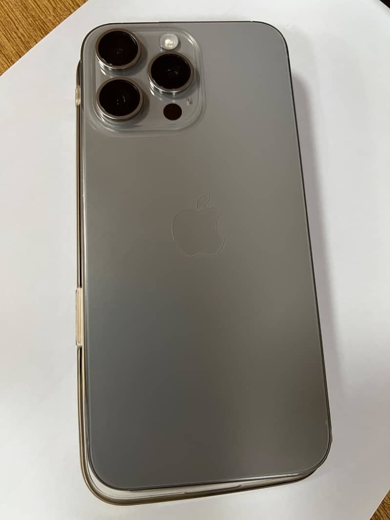 Apple iPhone 15 Pro Max 3