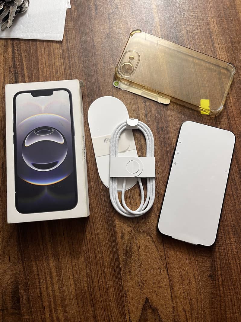 Apple iPhone 16e 3