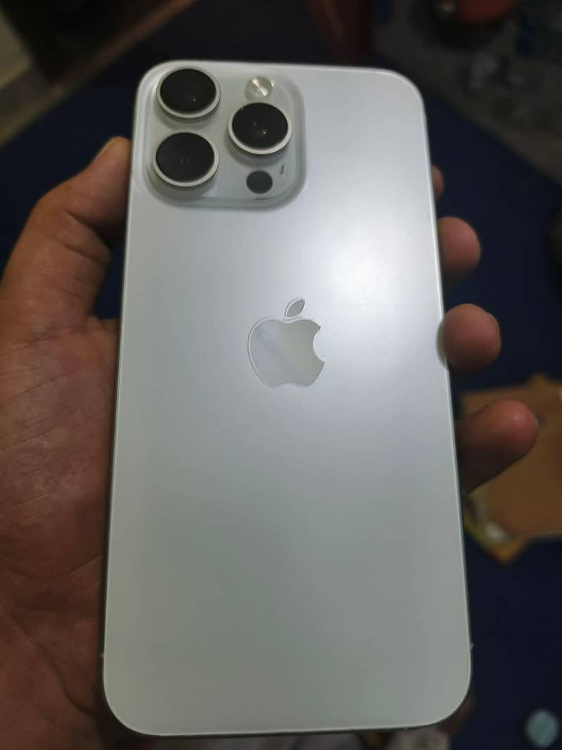 Apple iPhone 15 Pro Max 2