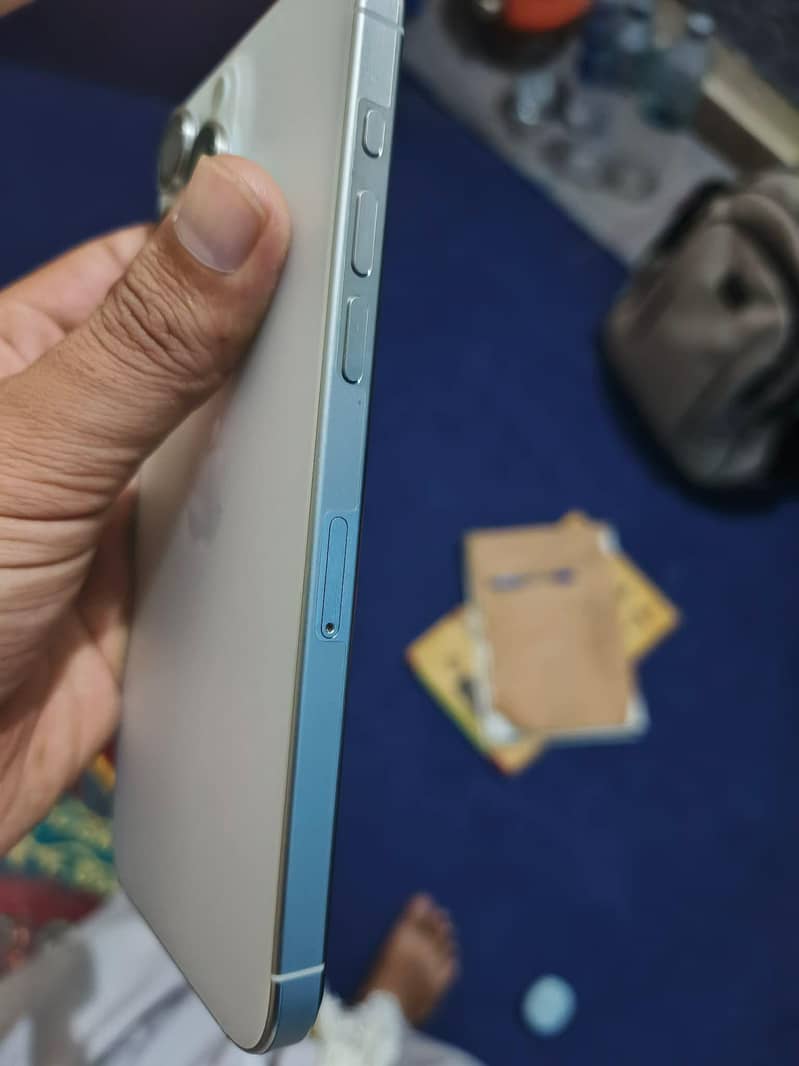 Apple iPhone 15 Pro Max 3