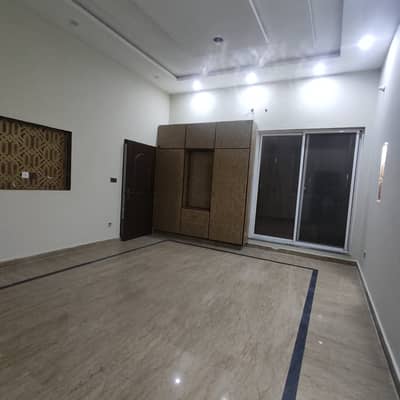 8 MARLA LOWER PORTION FOR RENT IN MILITARY ACCOUNT MAIN COLLEGE ROAD LHR