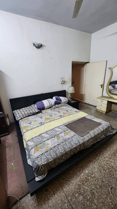 Furnish room available in G10/4 for male from 7th October