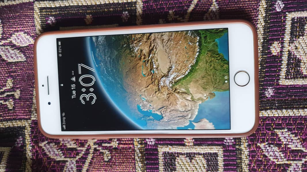 Apple iPhone 8 Plus 2