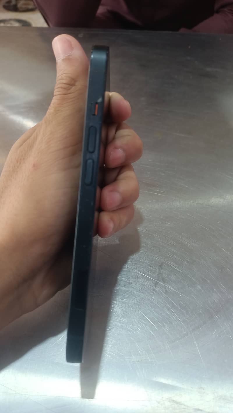 Apple iPhone 14 4