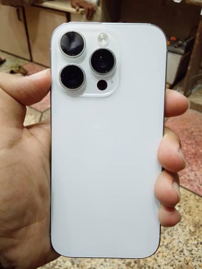 Apple iPhone 16 Pro