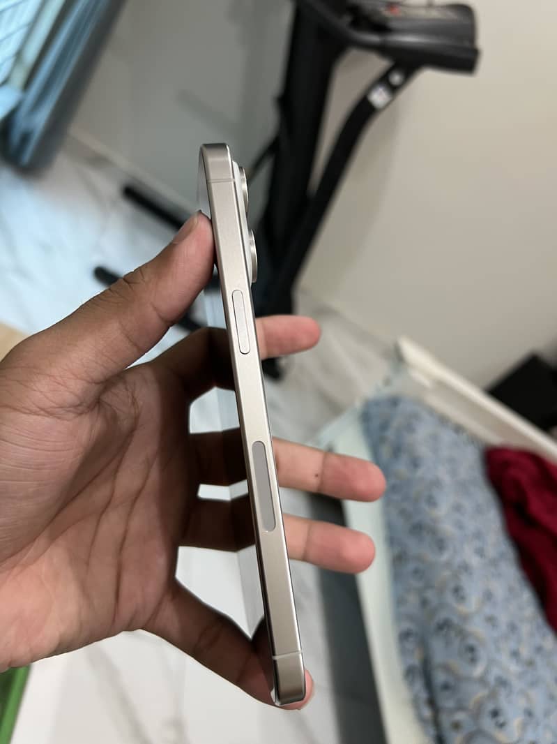 Apple iPhone 15 Pro Max 2