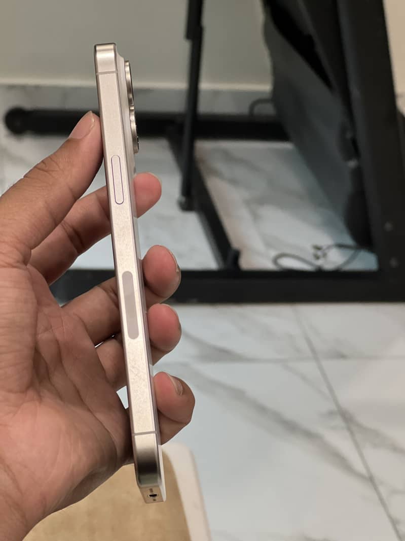 Apple iPhone 15 Pro Max 3