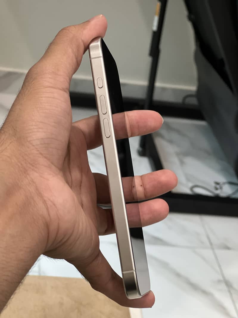 Apple iPhone 15 Pro Max 4