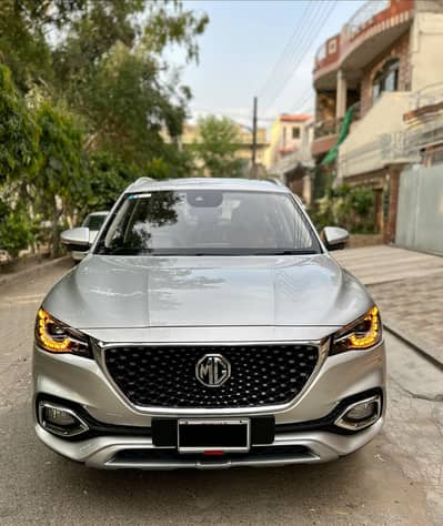 MG HS 2025
