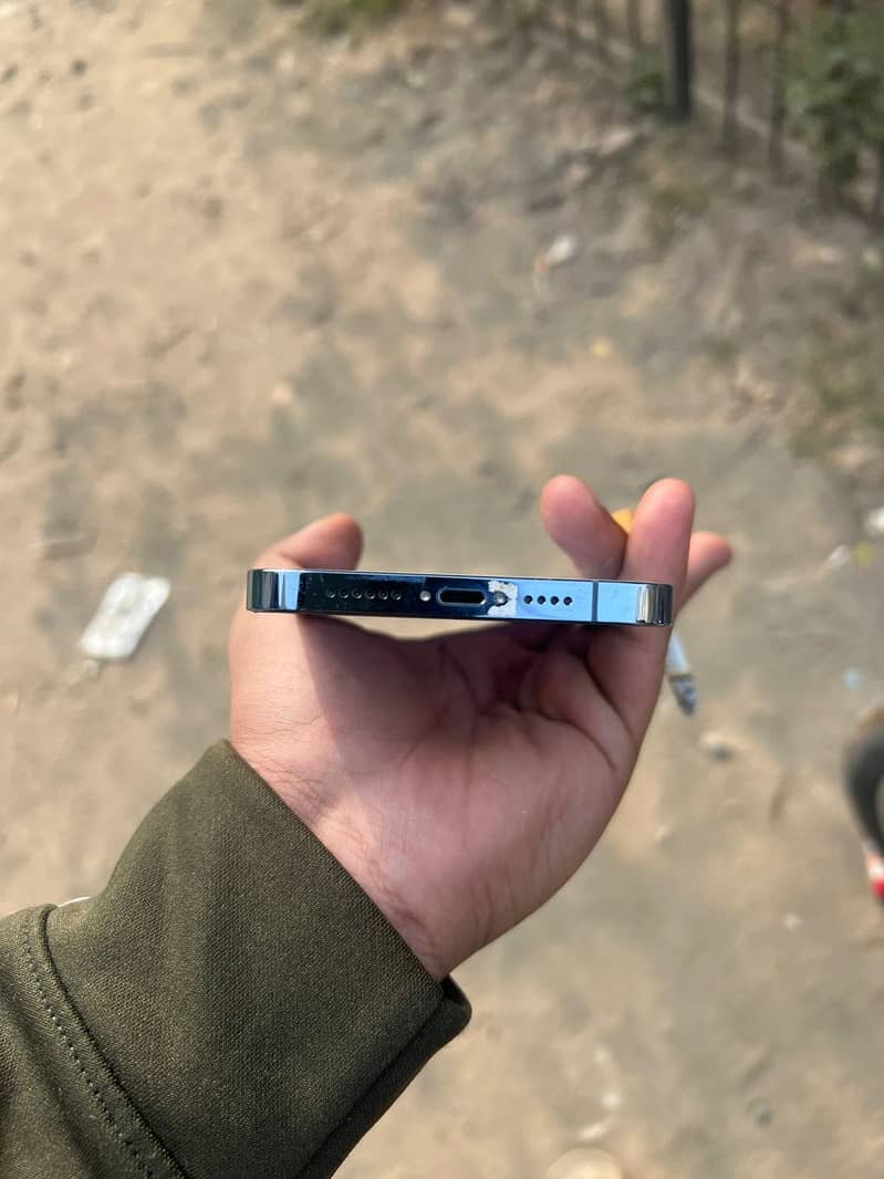 Apple iPhone 13 Pro 1